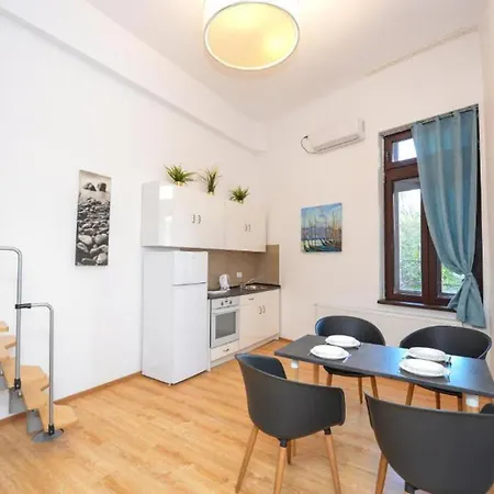 Old Town Gem In Prime Location Appartement