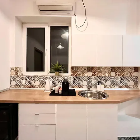 Old Town Gem In Prime Location *