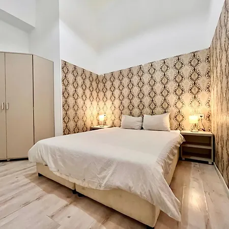 Lejlighed Old Town Gem In Prime Location *