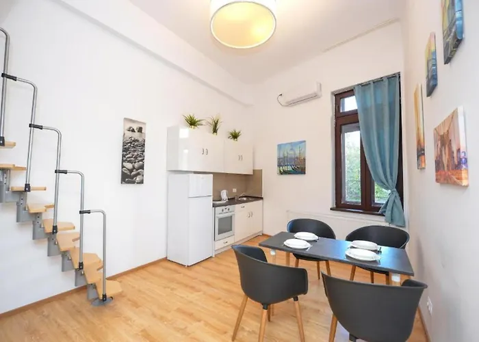 Old Town Gem In Prime Location Apartment