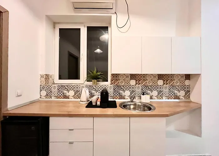 Old Town Gem In Prime Location *