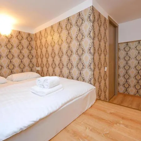 Old Town Gem In Prime Location *