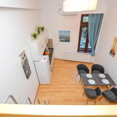 Old Town Gem In Prime Location Apartamento *